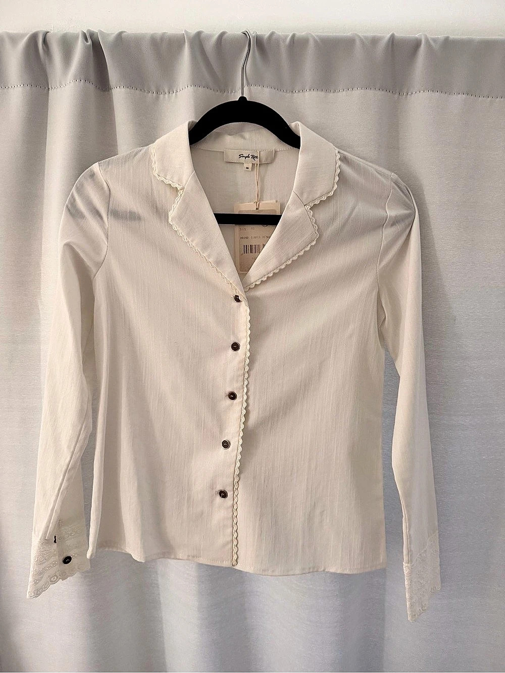 Simple Retro White Button Down Blouse
